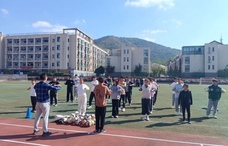 汇报展风采  交流助成长